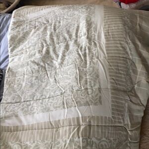 Twin size comforter